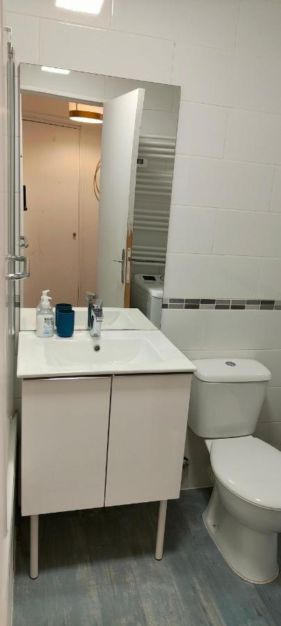 Apartment Perle Rare A 250m De La ! Climatise Avec Parking, Balcon & Wifi *